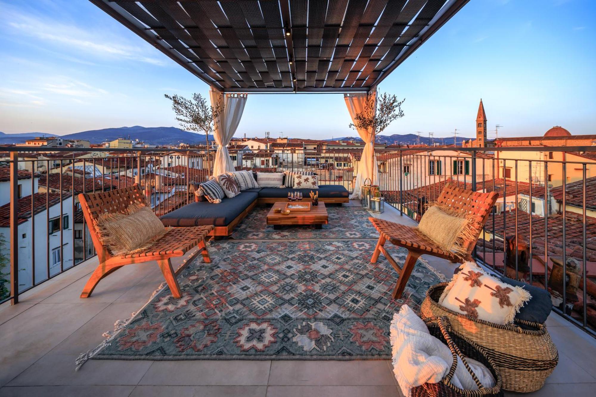 Enchanting Penthouse With A Breathtaking 360 Degrees Panoramic View In The Heart Of Florença